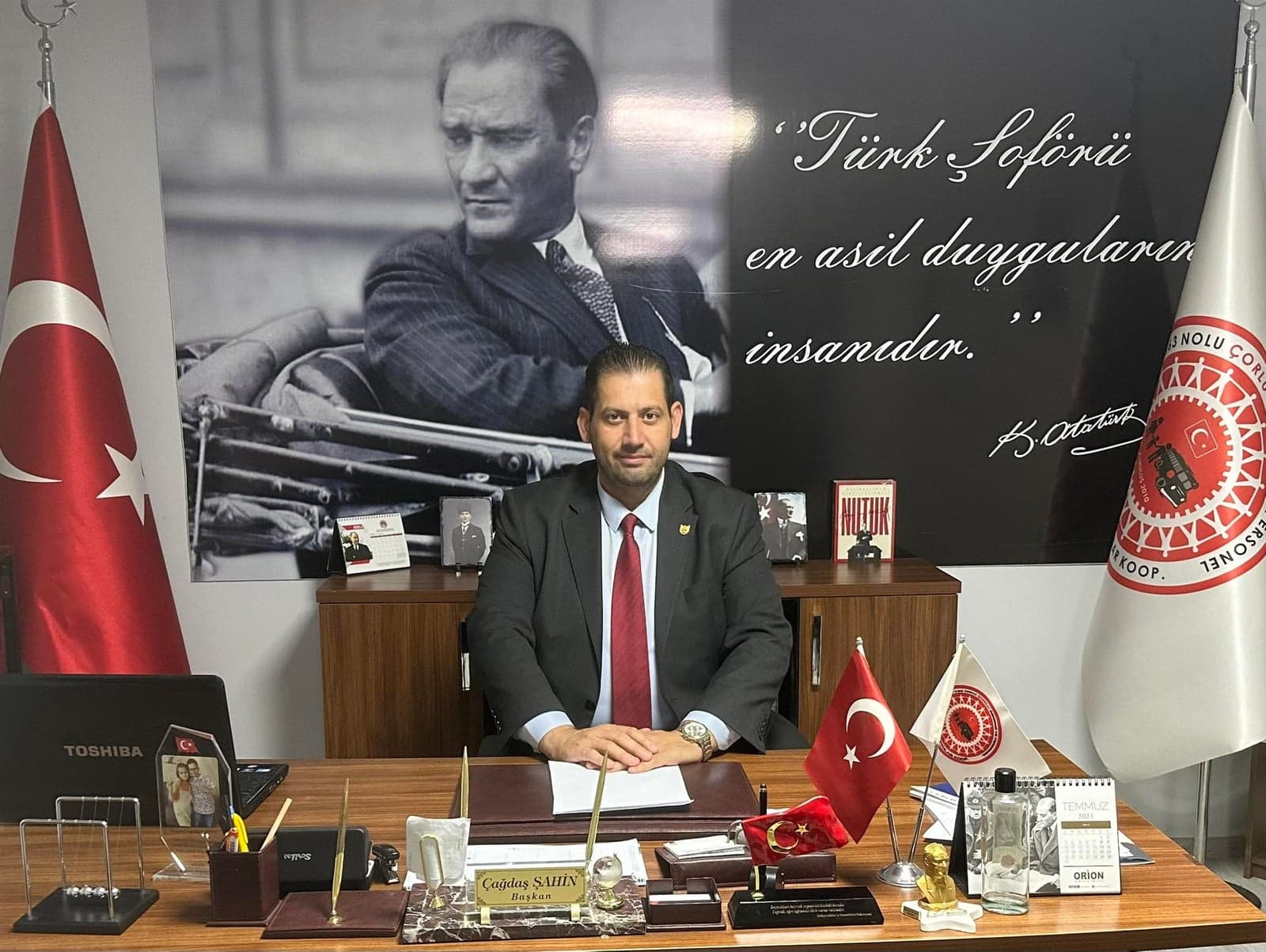Kooperatif Başkanı Çağdaş Şahin makam odasında
